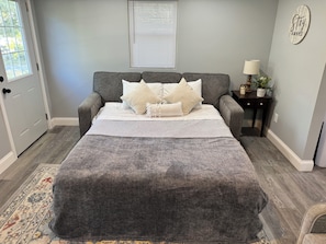 4 habitaciones, tabla de planchar con plancha, wifi y ropa de cama