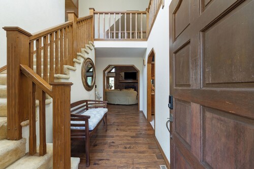 Spacious Home Perfect for Families, Sports Teams, Groups, Sleeps up to 20