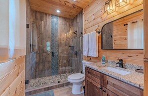 Shower, hair dryer, towels, soap - New! 4 BD/3.5 BA Cabin w/ Mtn Views in Wears Valley HotTub/WiFi/Theater/Game Rm (Sevierville)