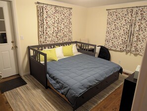 4 bedrooms, WiFi - 4-bedroom house in Ithaca, 5 min from Cornell Graduation (Ithaca)