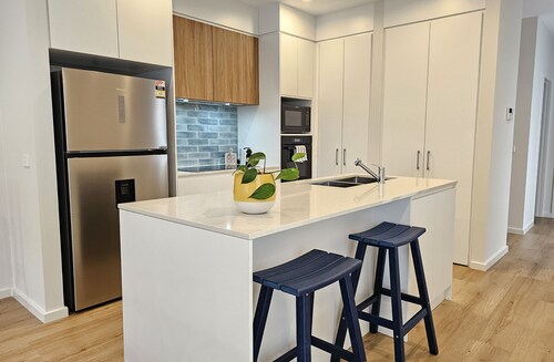 Stylish New 3bedroom 2 1/2 bathroom townhouse, garage, parking, internet