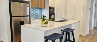Stylish New 3bedroom 2 1/2 bathroom townhouse, garage, parking, internet