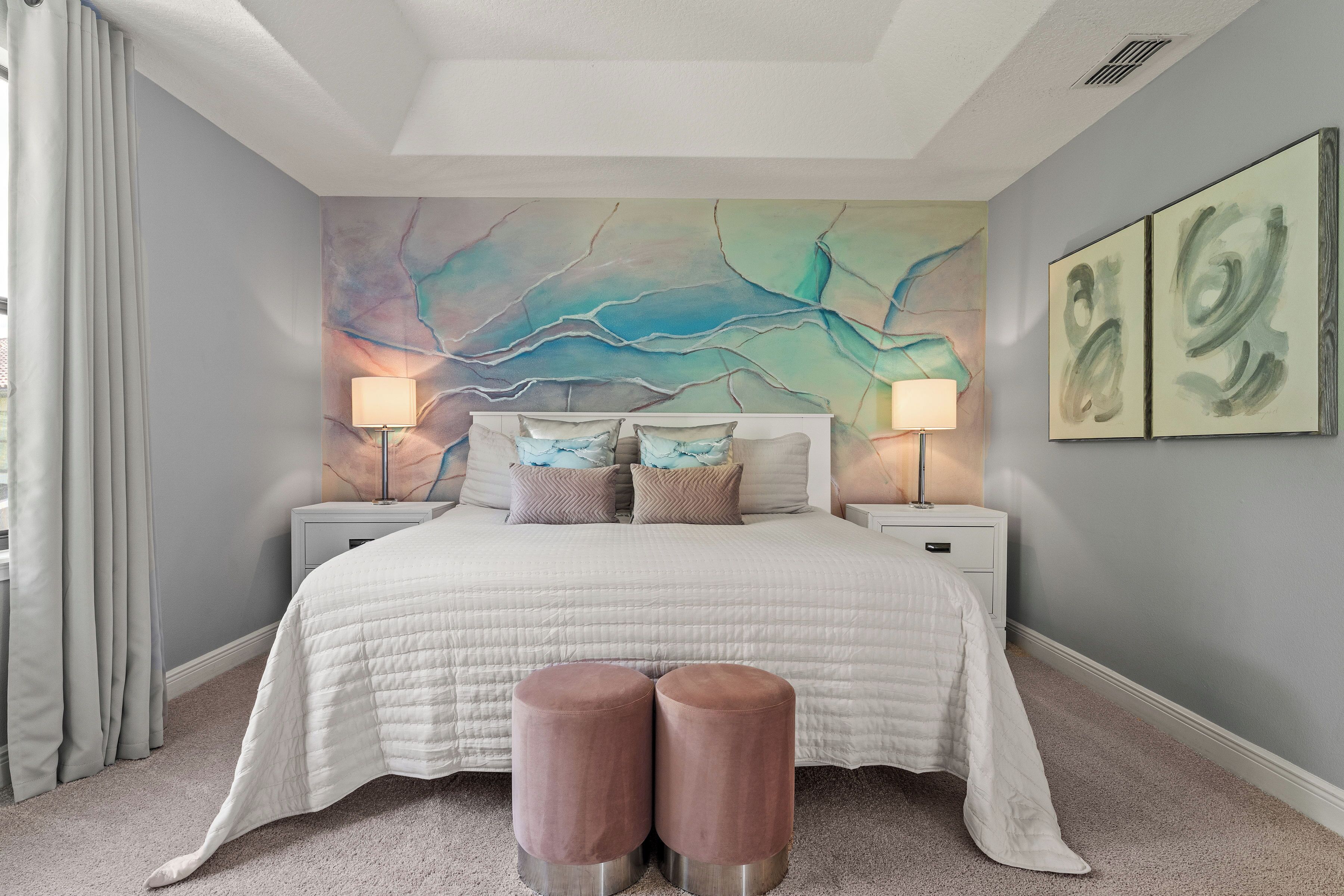 3 bedrooms, desk, iron/ironing board, travel crib