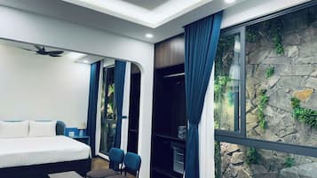 Habitación cuádruple familiar | Escritorio y wifi gratis