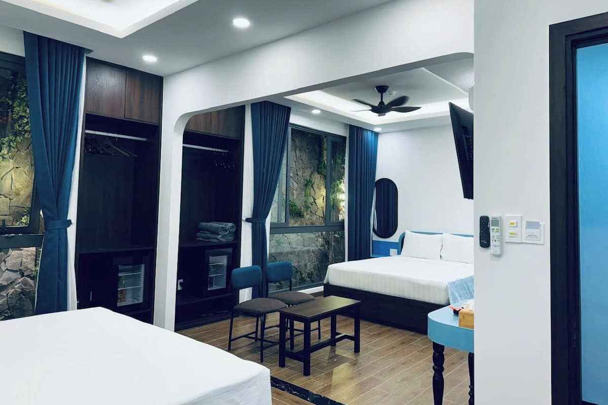Habitació quàdruple familiar | Escriptori i wifi gratuïta