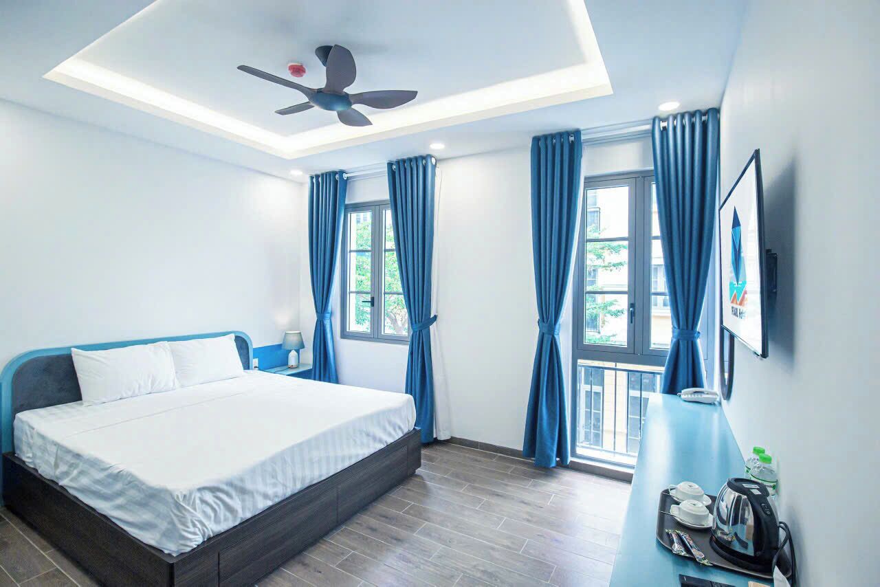 Deluxe-Doppelzimmer, Stadtblick | Minibar, schallisolierte Zimmer, kostenloses WLAN