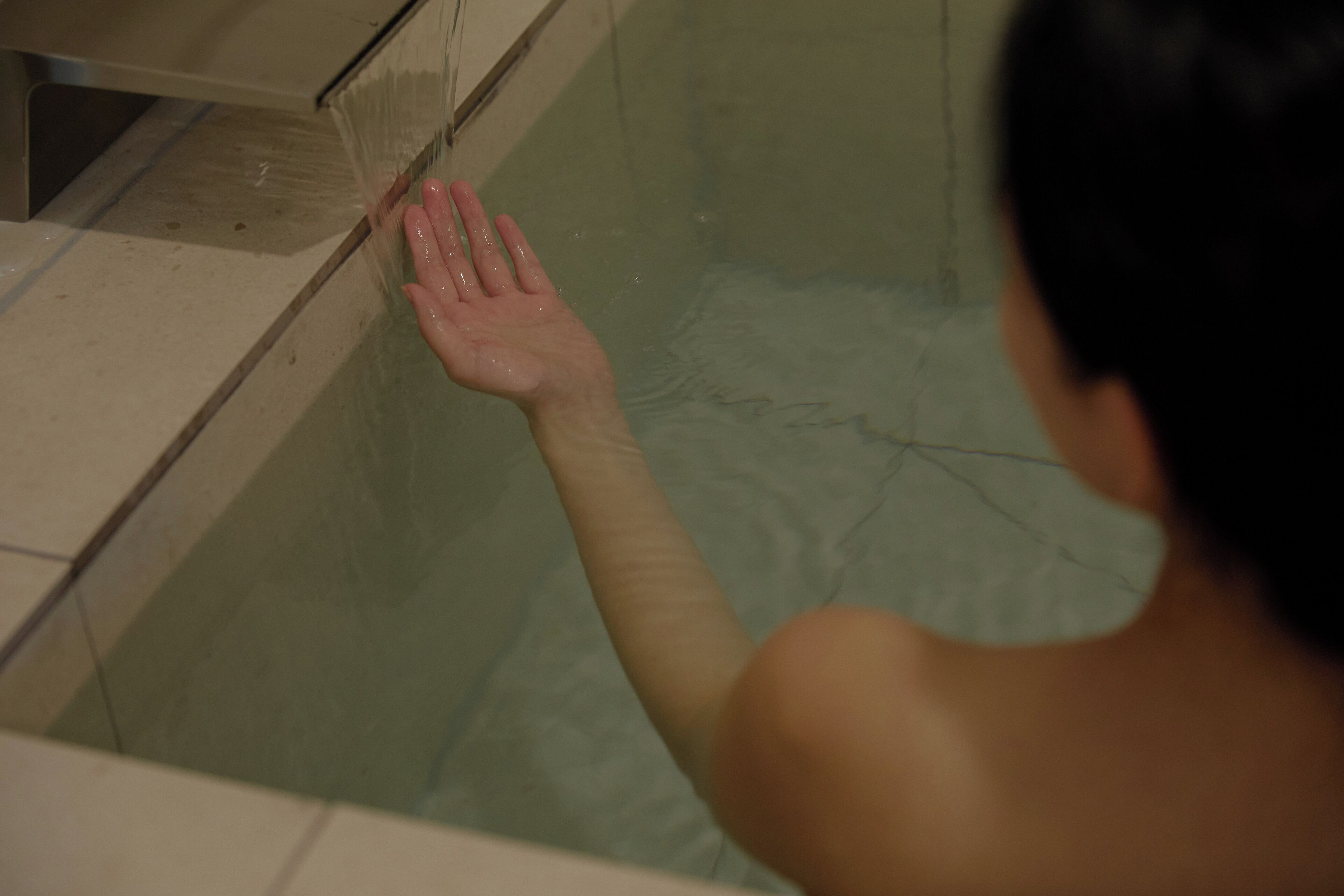 Signature kamer | Luxe beddengoed, bedden met traagschuimmatrassen, een bureau