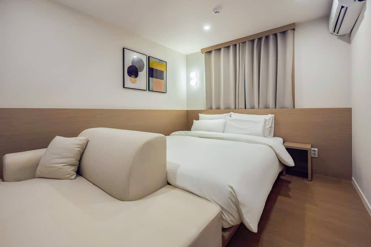 Signature Room | 책상, 노트북 작업 공간, 무료 WiFi
