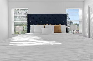 3 bedrooms, iron/ironing board, Internet, bed sheets