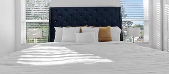 Comfy Home | Sleeps 10 | Hot Tub| Games | 7mi DT