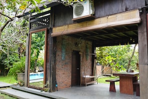 Tree House Standard, balcon, vue piscine | Salle de bain