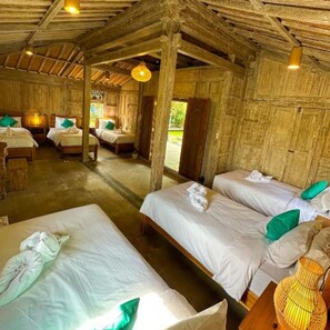 Standardfællessovesal - balkon - udsigt til pool | Gratis Wi-Fi, sengetøj