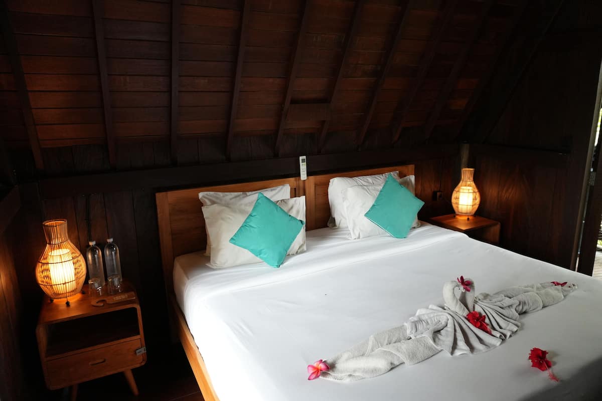 Standard Tree House, Balcony, Pool View | Free WiFi
