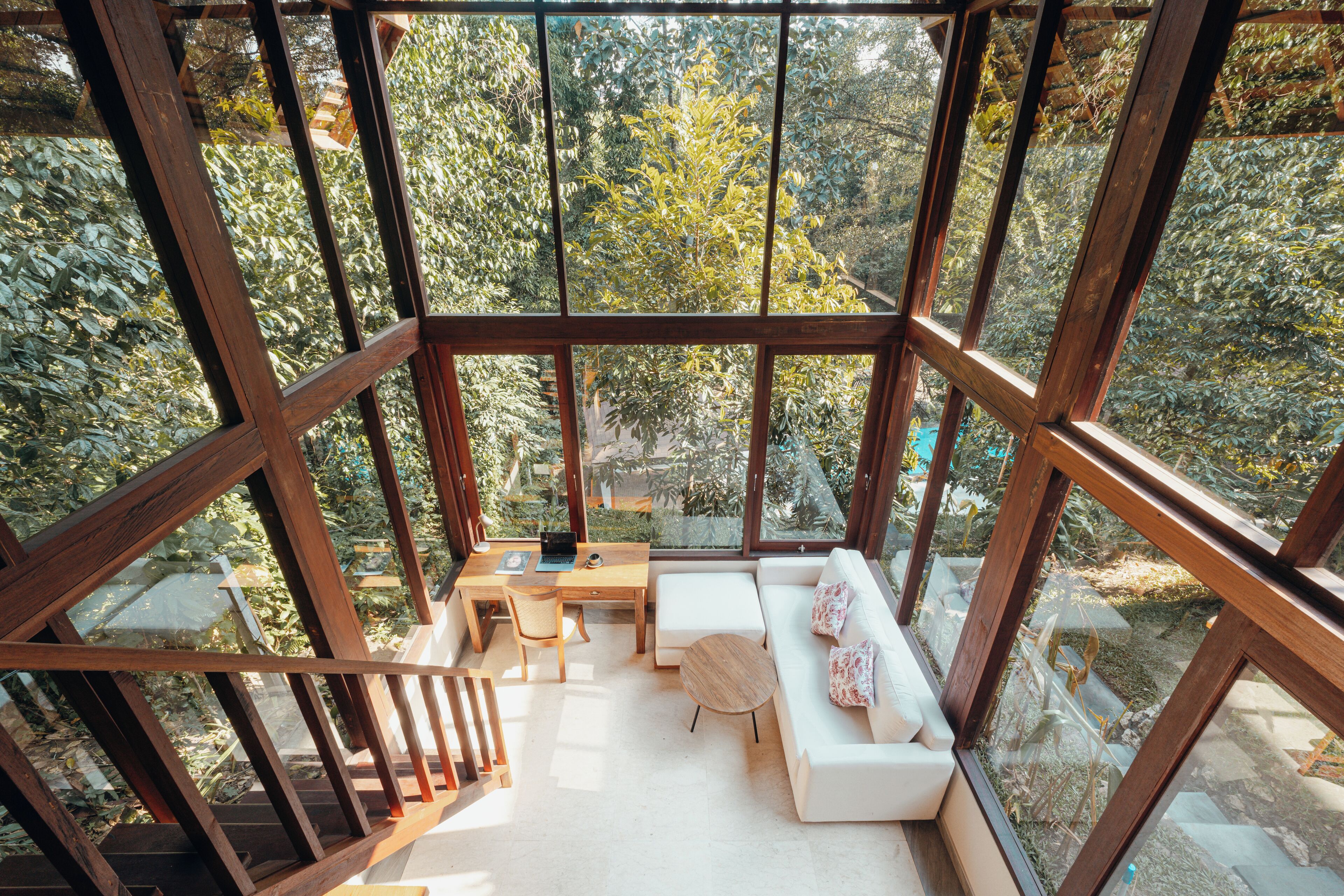 Luxury Cabin, River View | Living area