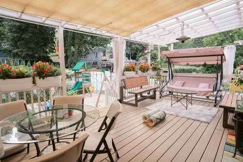 3Bedrooms+2Bath- Modern vibe in historic Roslyn home on Long Island