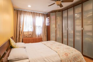 3 bedrooms, iron/ironing board, Internet, bed sheets