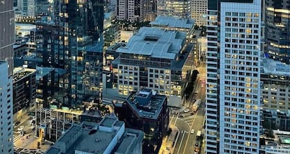 Unforgettable Luxury Penthouse ★Breathtaking Waterfront ~ SF Bay & Skyline Views