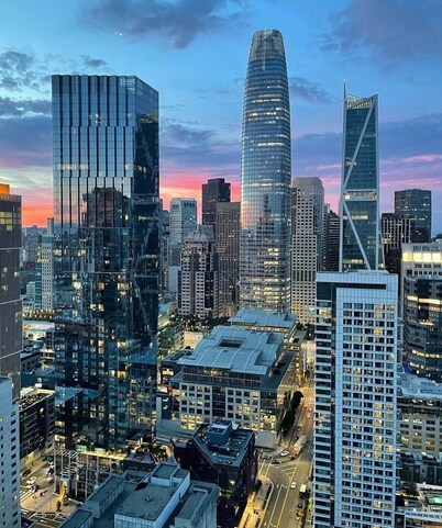 Unforgettable Luxury Penthouse ★Breathtaking Waterfront ~ SF Bay & Skyline Views
