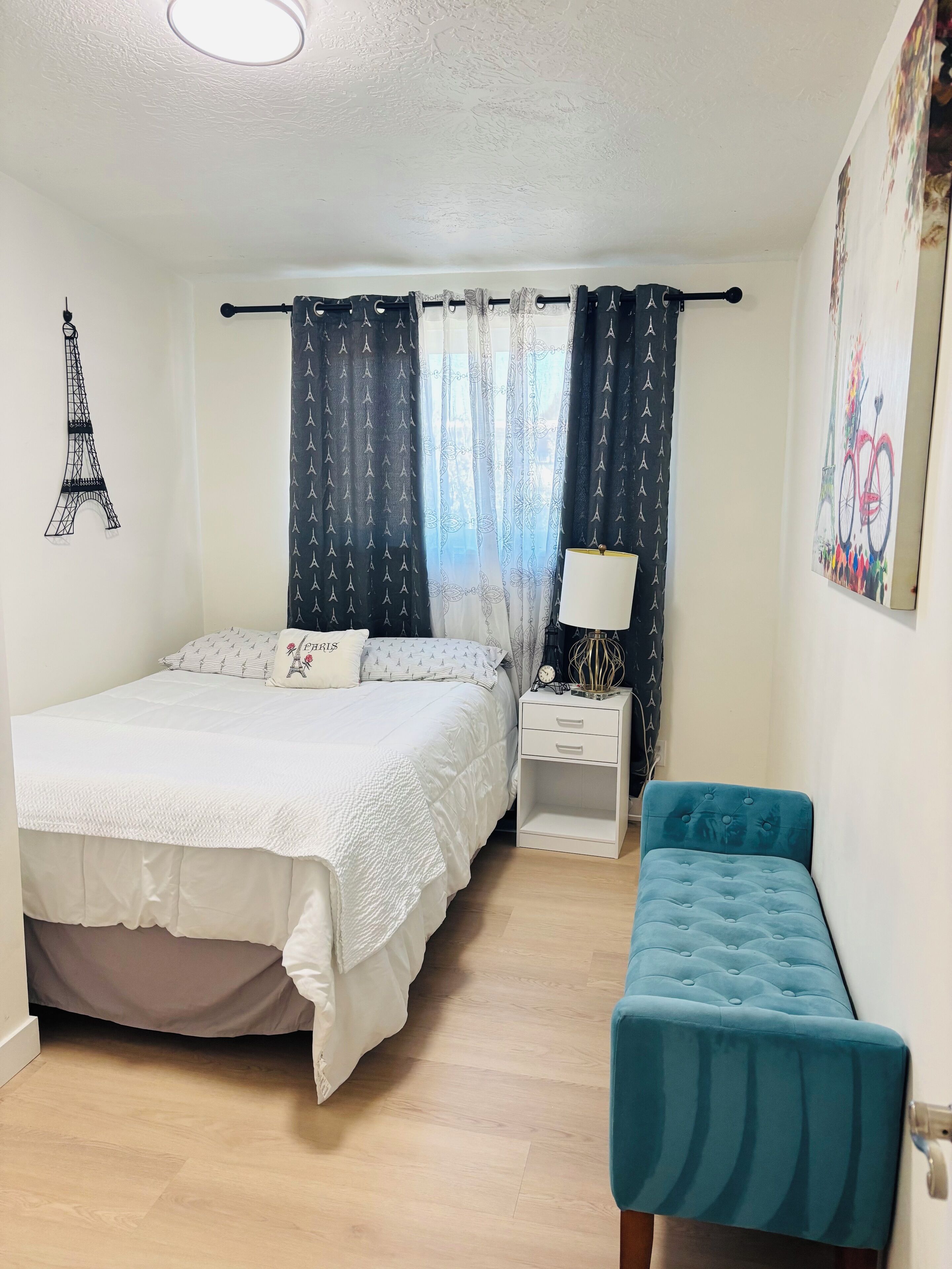 3 habitaciones, escritorio, tabla de planchar con plancha y wifi gratis 