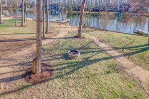 Property grounds - Lakefront Access - Hour from DC - Kayaks Provided (Locust Grove)