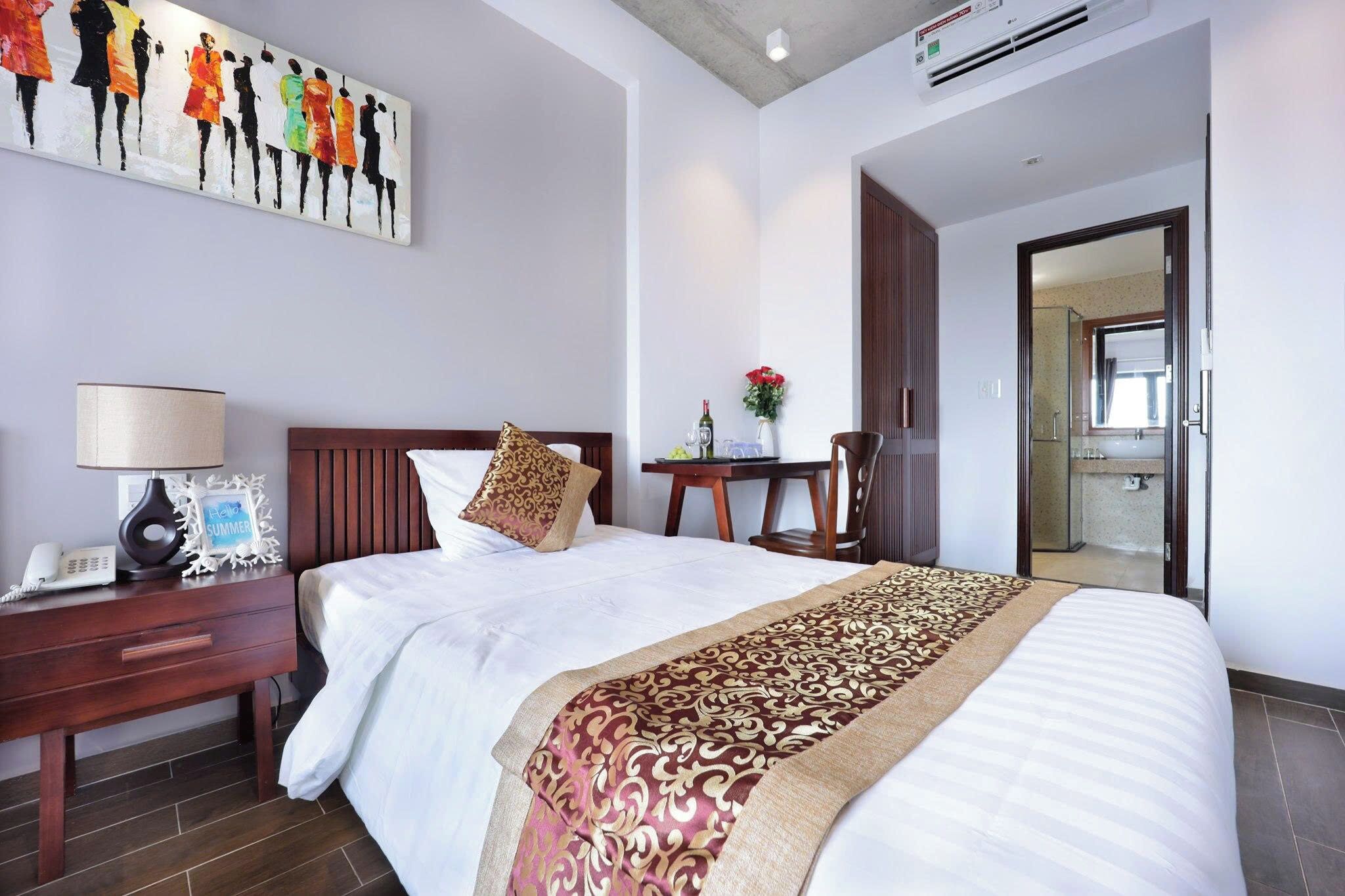 Luxury Penthouse, Balcony, Beach View | Soundproofing, free WiFi