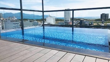 Outdoor pool, pool loungers