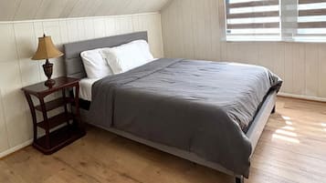 3 bedrooms, desk, iron/ironing board, free WiFi