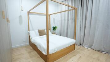 3 makuuhuonetta, silitysrauta/-lauta, internet, vuodevaatteet