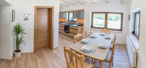 3-bedroom apartment with stunning mountain views and a large private terrace