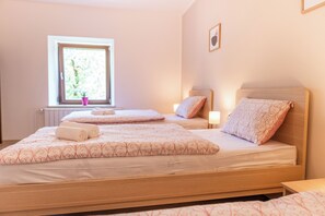 3 bedrooms, WiFi, bed sheets