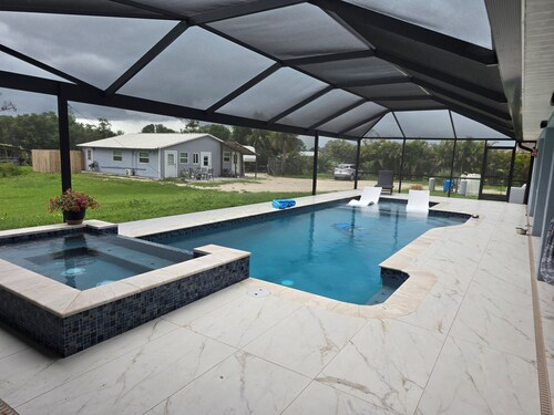 Peaceful Retreat 4-bedroom chácara in delightful Sarasota