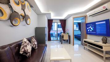 Classic Apartment, Balcony, City View