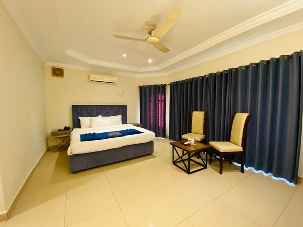 9 bedrooms, iron/ironing board, WiFi, bed sheets