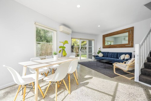 Leafy 3BR Kensington Escape I Park Views & Parking