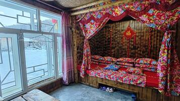 Signature Quadruple Room, Courtyard View | Laptop workspace, free WiFi