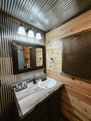 Hårtørrer, håndklæder, Sæbe, Shampoo