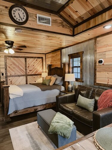 Secluded Pine Cabin - Cozy & Peaceful Getaway
