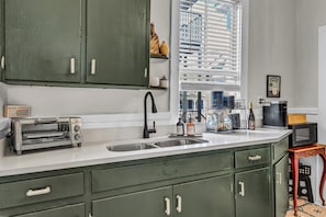 Microwave, oven, stovetop, dishwasher