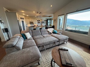 Een smart-tv en een open haard