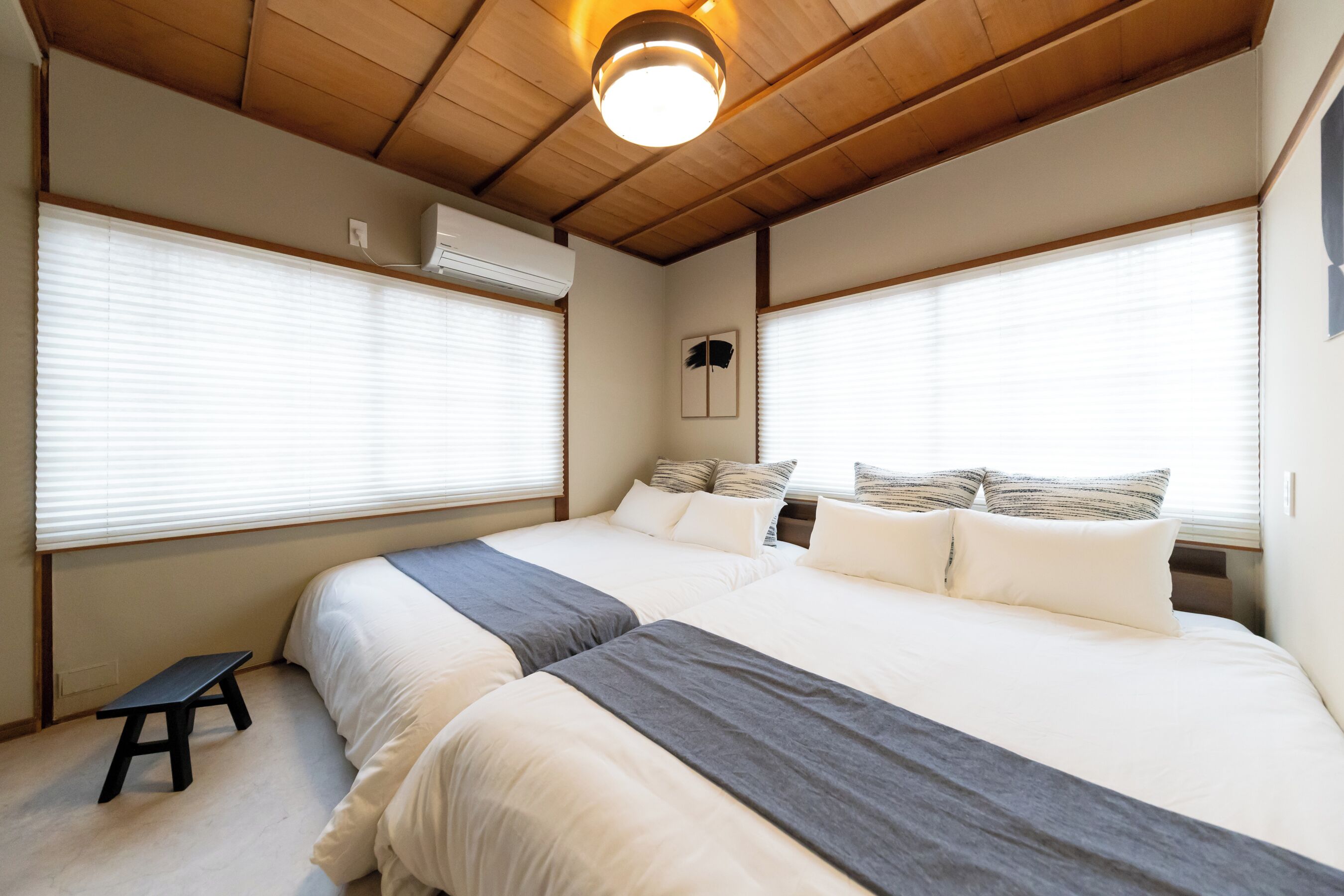 5 室のベッドルーム、アイロン / アイロン台、WiFi (無料)、ベッドシーツ