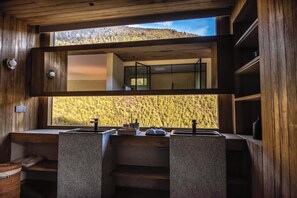 Suite Panoramique, vue montagne | Salle de bain