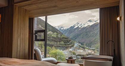 Siguniang Mountain Star Moon Cliff Hotel