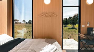 2 bedrooms, bed sheets