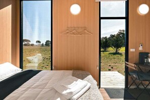 2 bedrooms, bed sheets