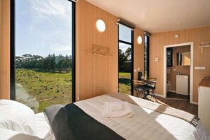 2 bedrooms, bed sheets