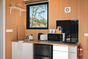 Fridge, microwave, stovetop, toaster