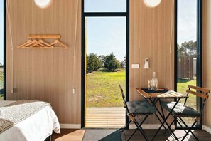 2 bedrooms, bed sheets