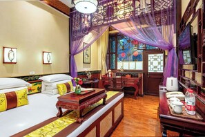 Luxury Room, Courtyard View | Desk, free WiFi