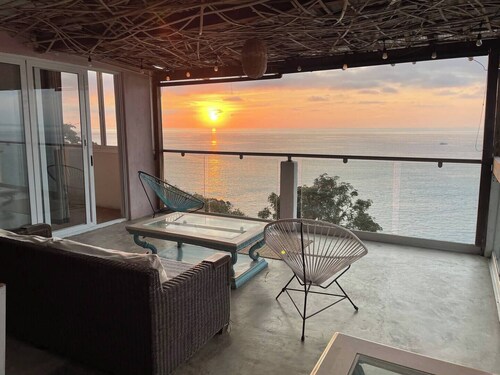 Stunning sea view 2-bedroom apartment with AC near mismaloya, ground floor