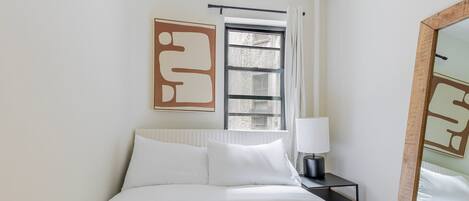 2 chambres, fer et planche à repasser, Wi-Fi, draps fournis